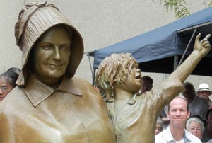 statueblessing-w