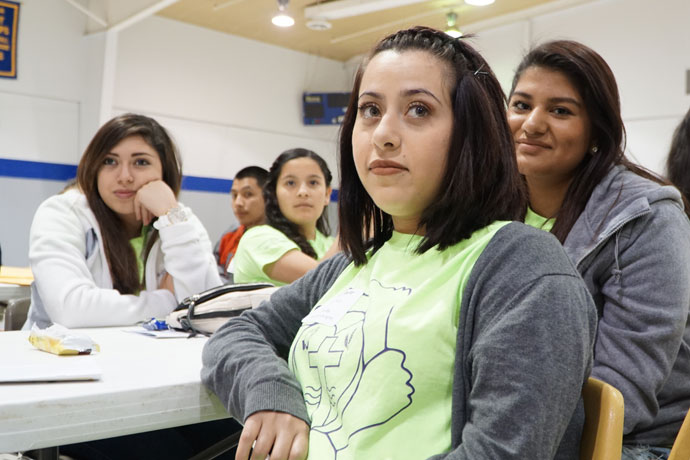 Jóvenes hispanos asisten ‘Encuentro’