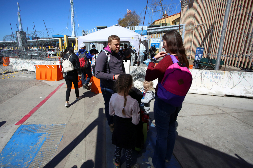 Ukrainians’ plight renews debate on <br />health measure at U.S.-Mexico border