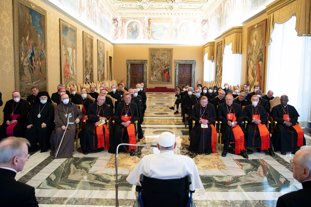 Pope says Christian divisions <br />make fertile ground for conflict
