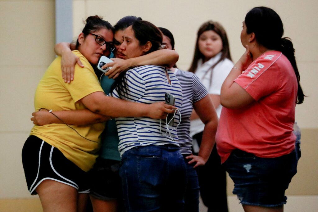 Pope prays for <br />Texas shooting victims, <br />calls for stricter gun laws