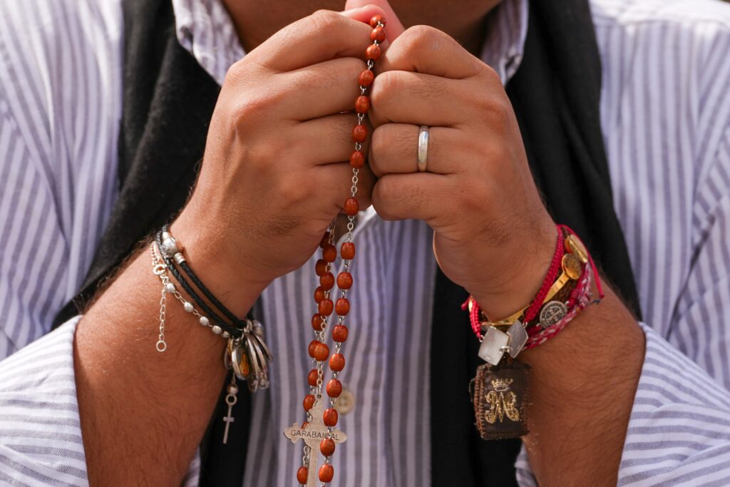 Pope asks everyone to pray the rosary for peace throughout October
